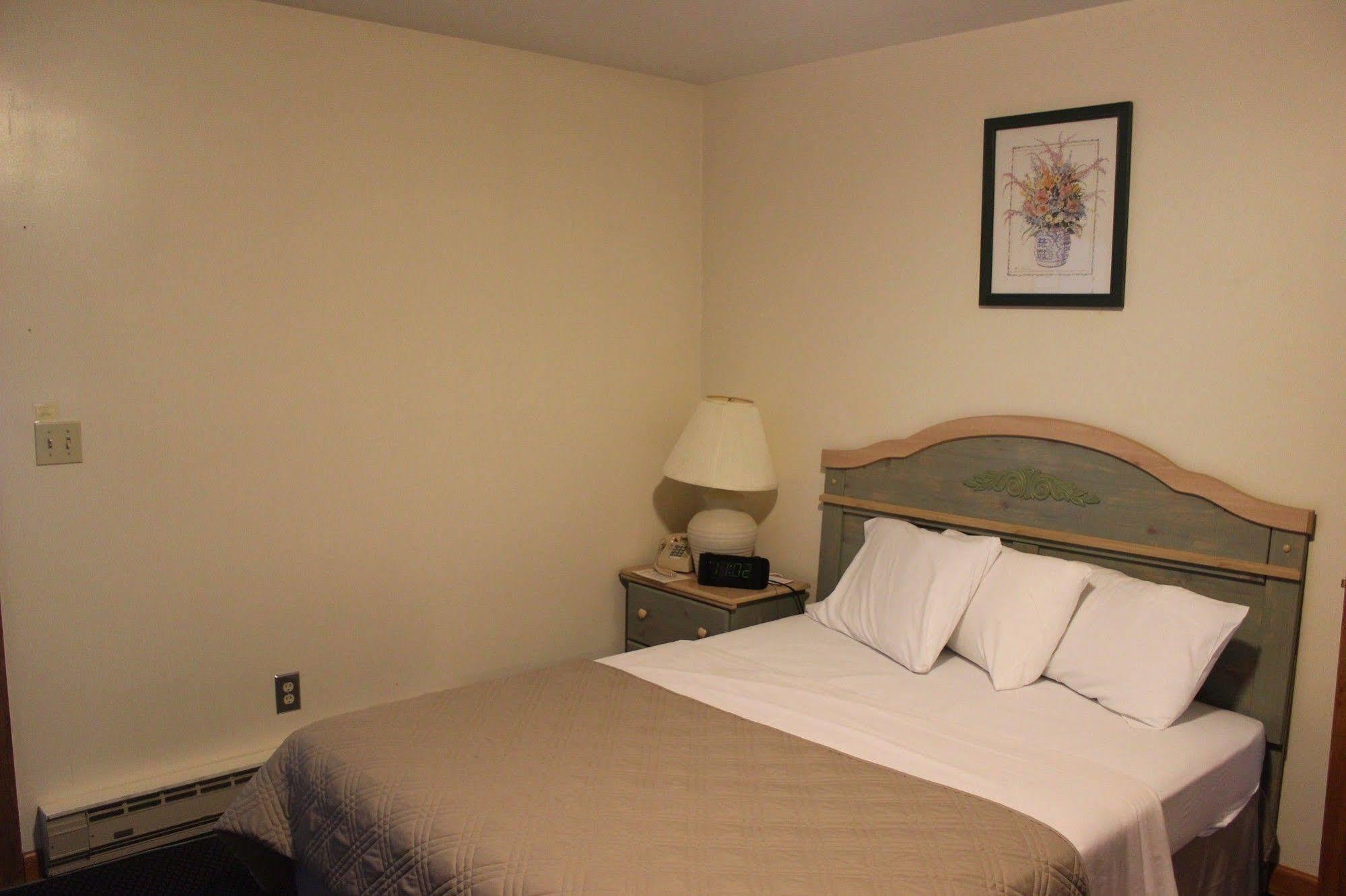 Chatham Travel Lodge Old Chatham 외부 사진