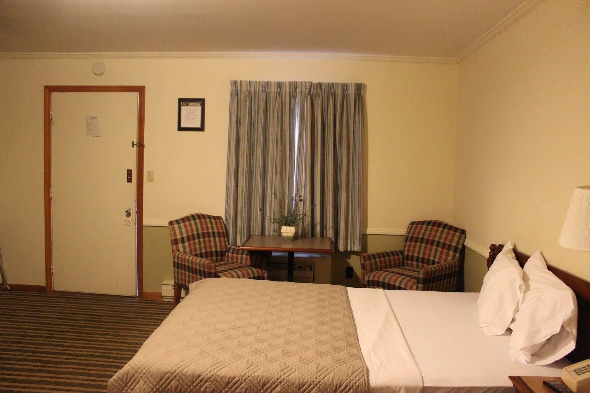 Chatham Travel Lodge Old Chatham 외부 사진